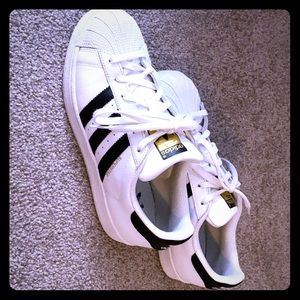 Adidas Superstar Classic Shoes FITS 8.5/9 CND